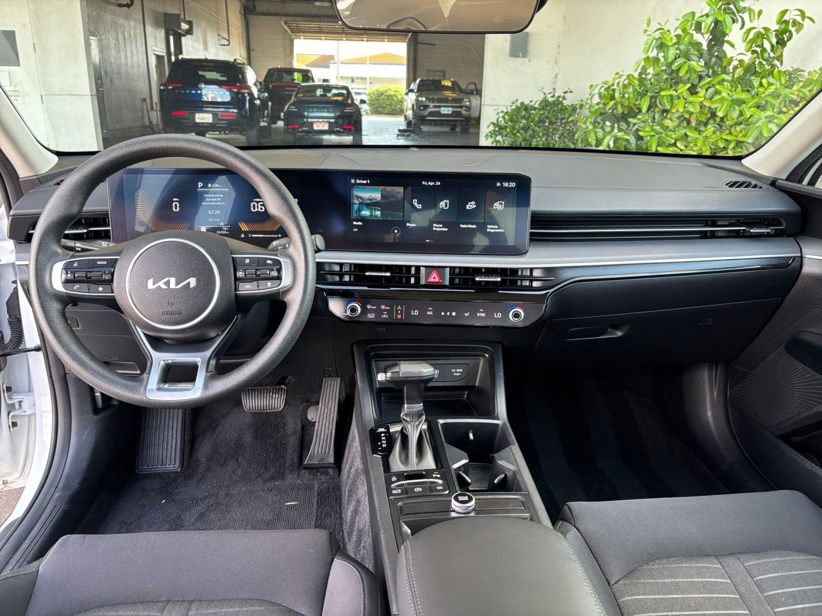 Thumbnail: 2025 Kia K5 - 33