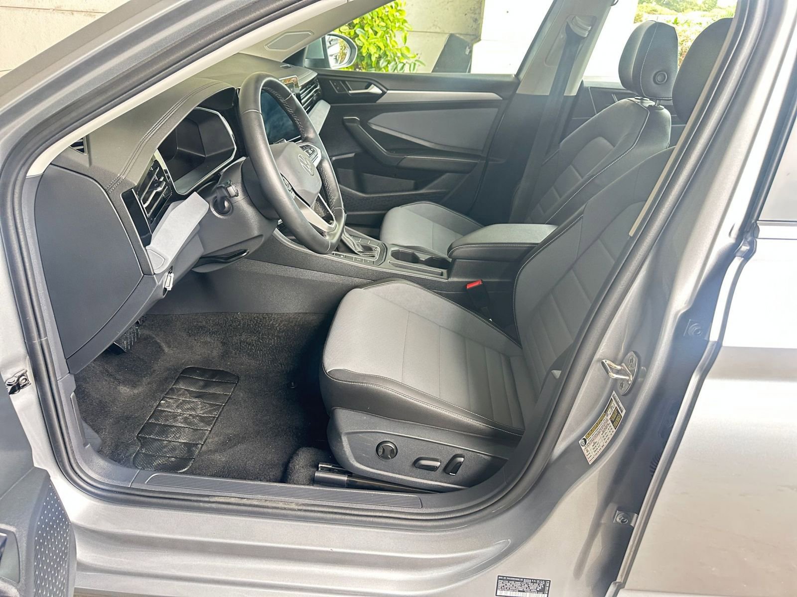 Thumbnail: 2025 Volkswagen Jetta - 27