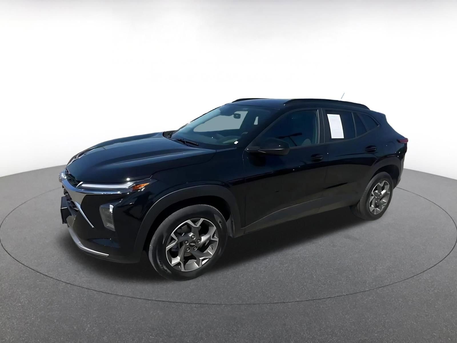 Thumbnail: 2025 Chevrolet Trax - 8