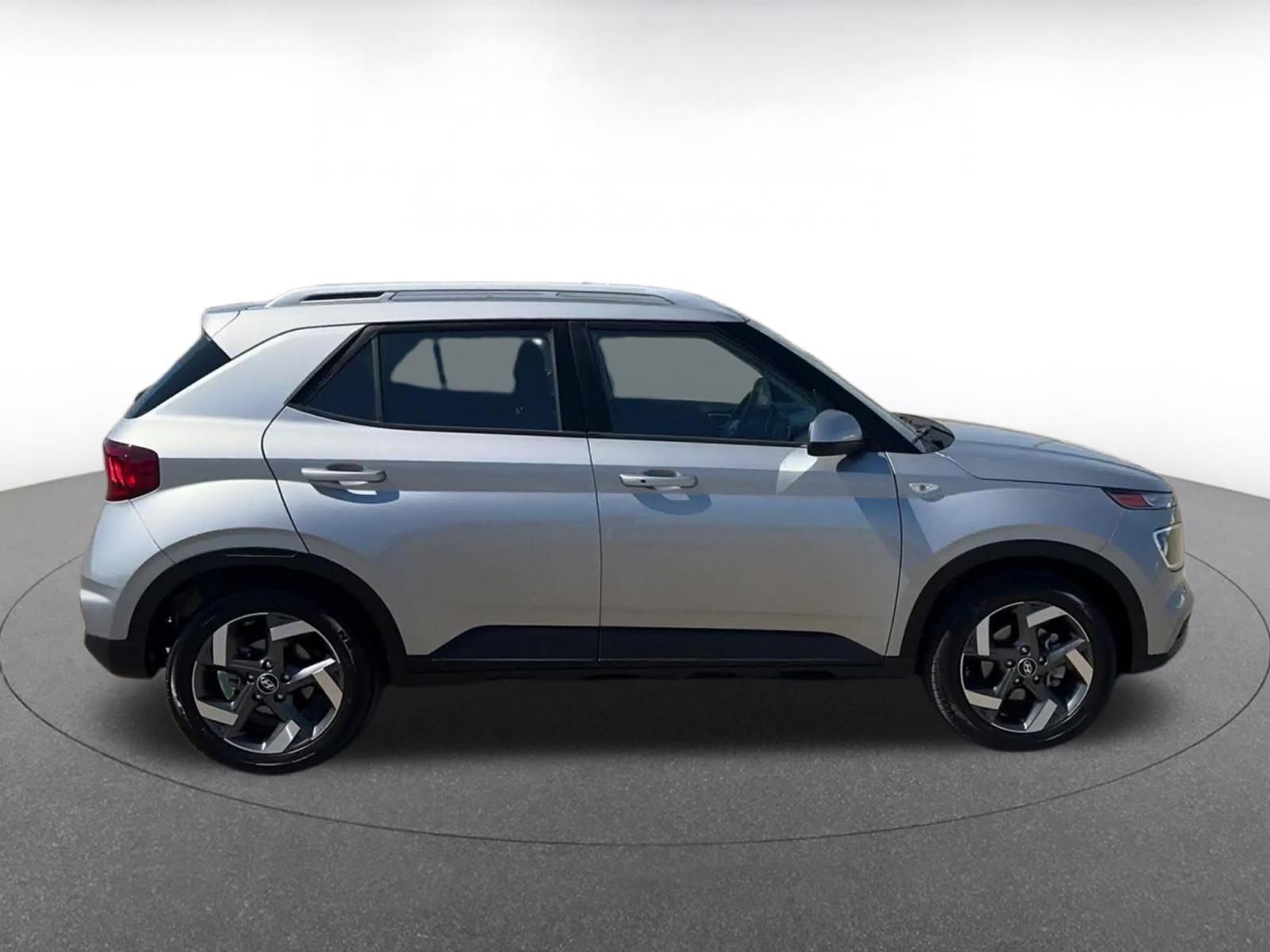 Thumbnail: 2025 Hyundai Venue - 16