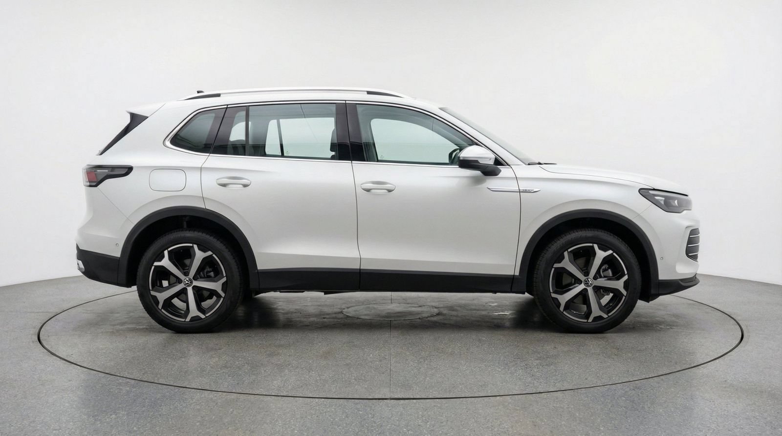 Thumbnail: 2026 Volkswagen Tiguan - 9