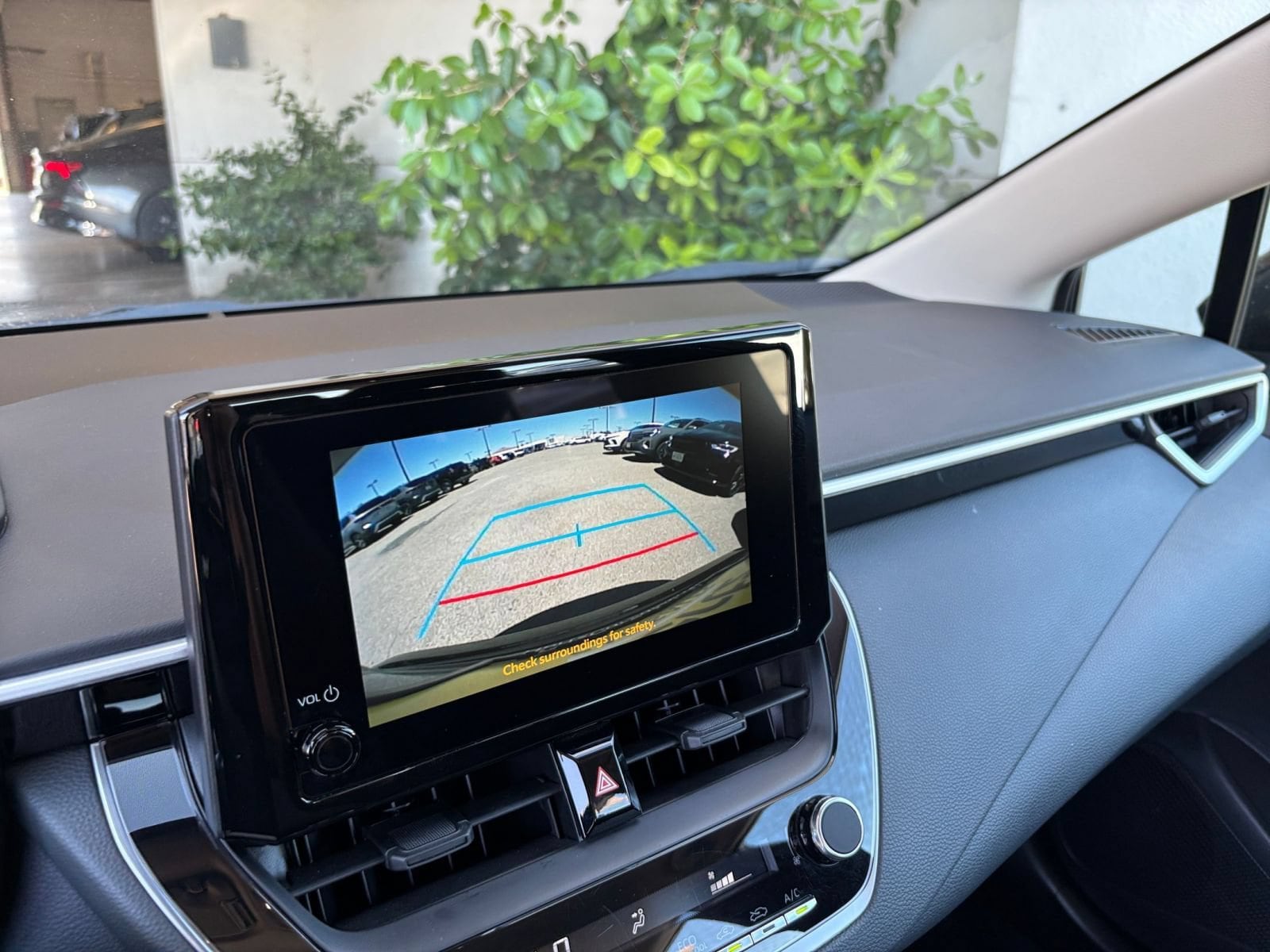 Thumbnail: 2025 Toyota Corolla - 23