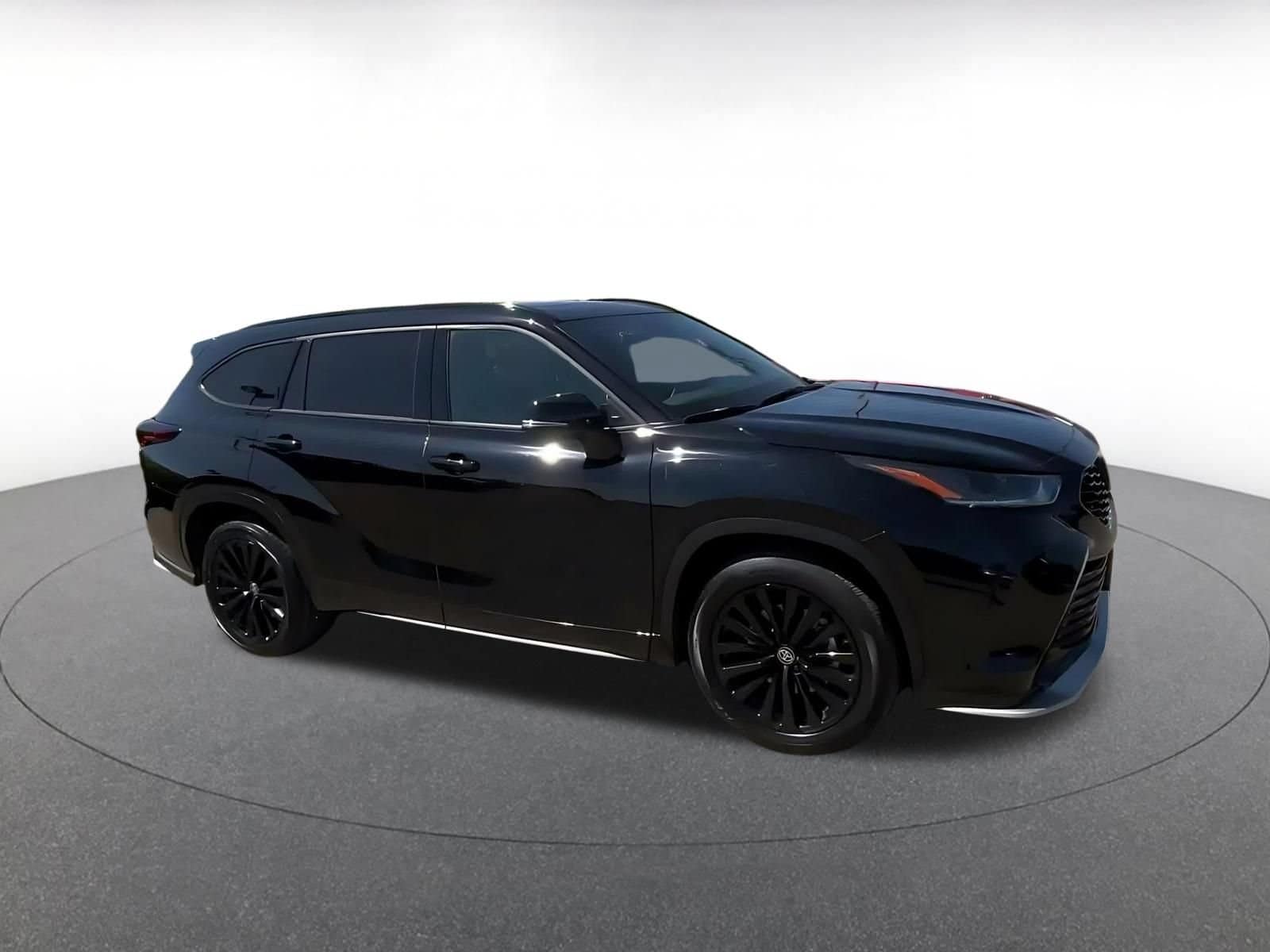 Thumbnail: 2025 Toyota Highlander - 2