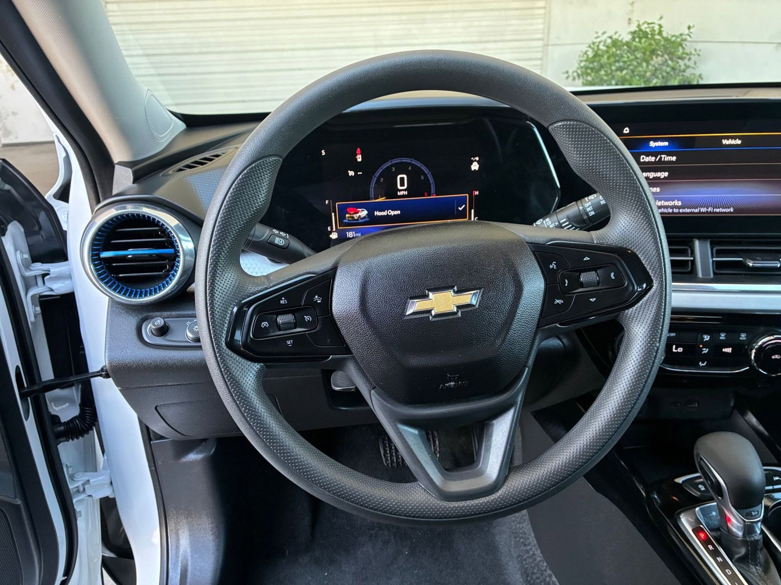 Thumbnail: 2025 Chevrolet Trax - 29