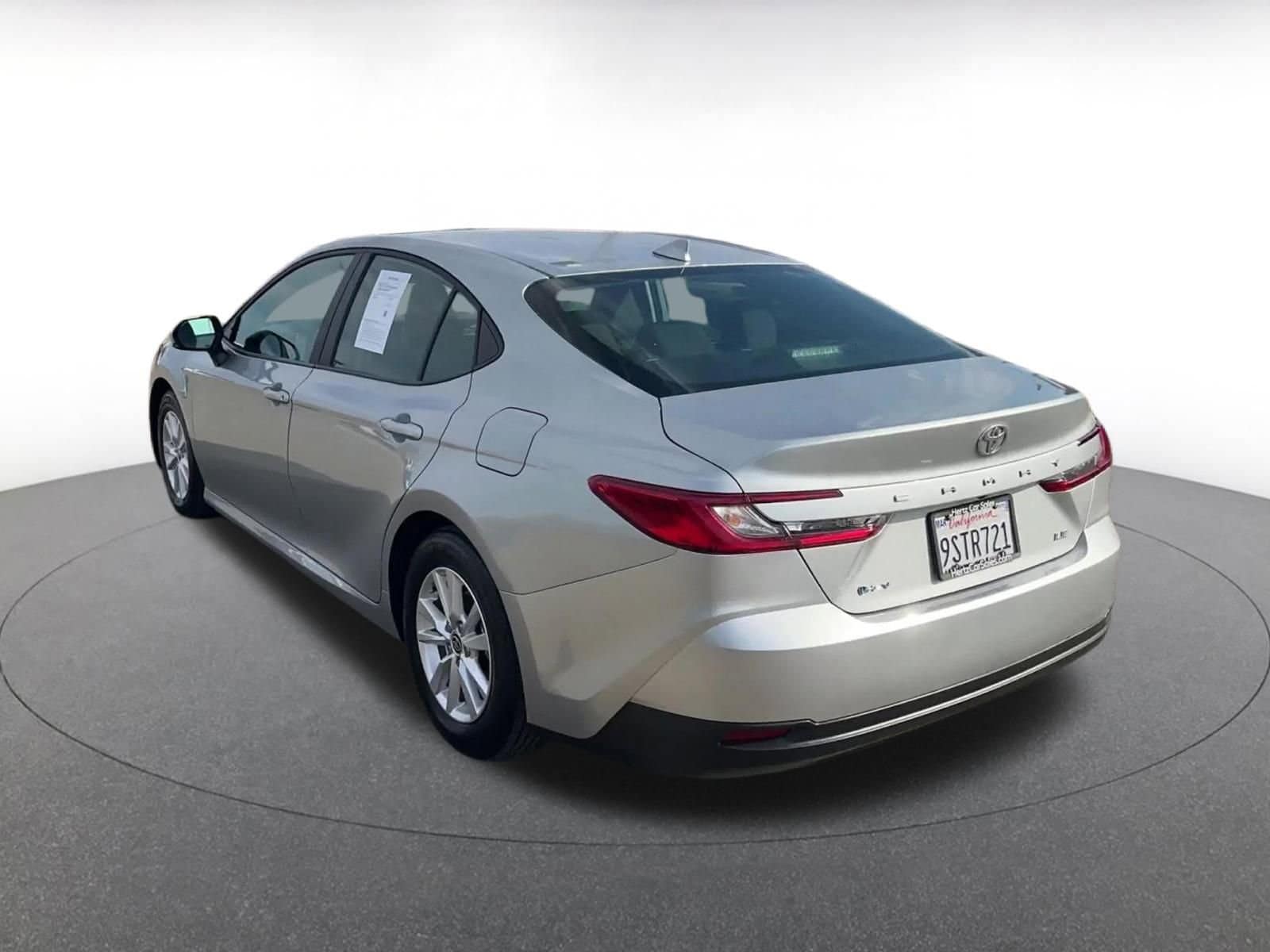 Thumbnail: 2025 Toyota Camry - 11