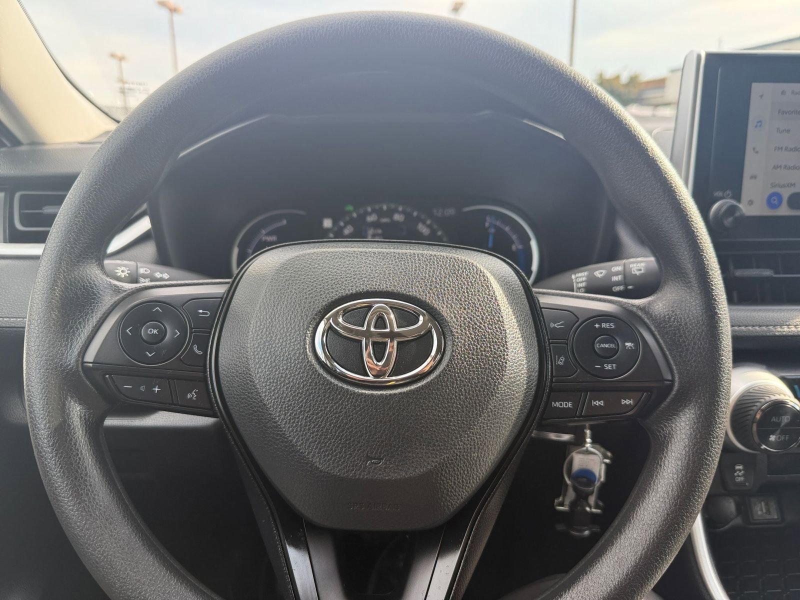 Thumbnail: 2025 Toyota RAV4 - 25