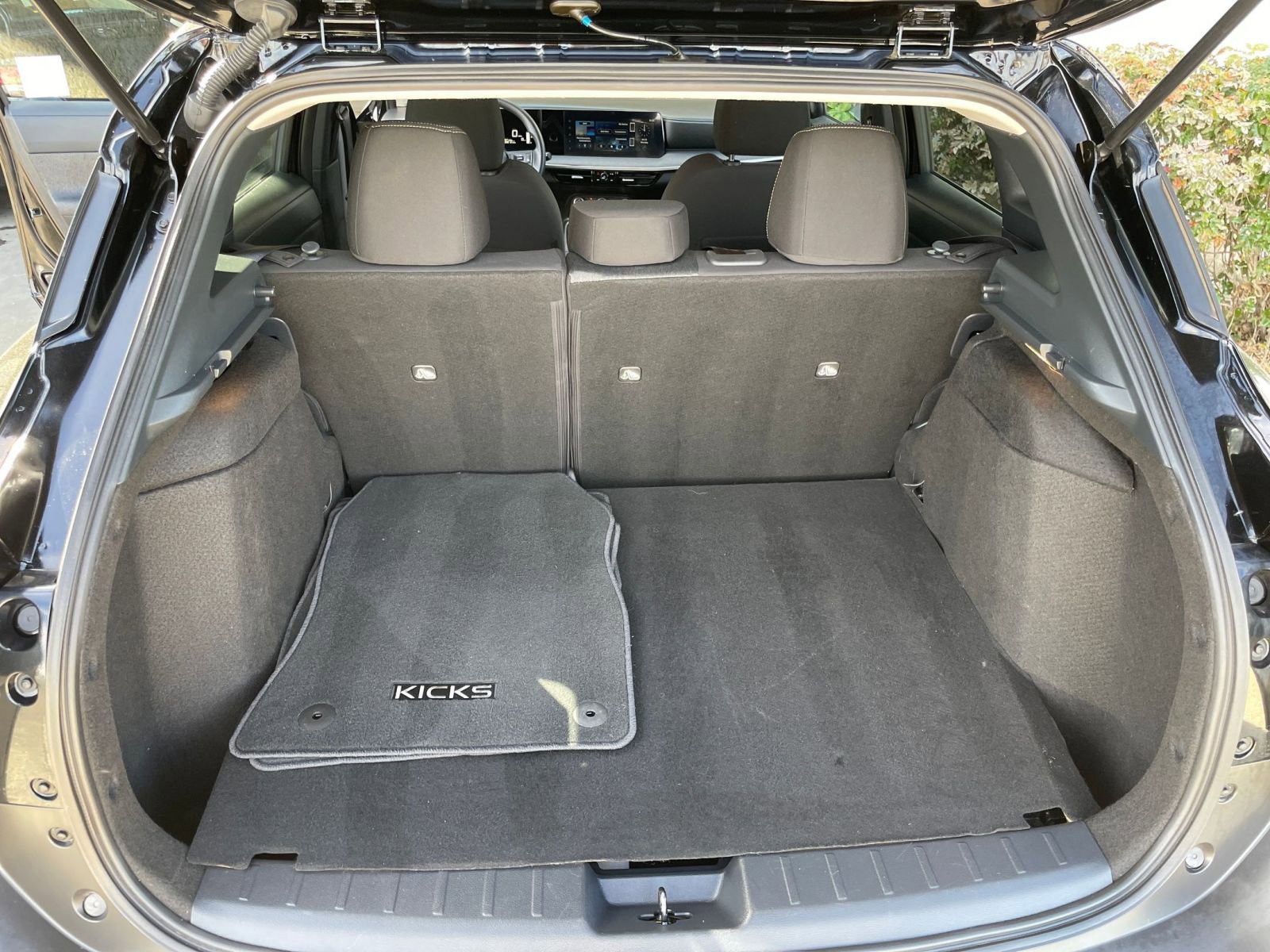 Thumbnail: 2025 Nissan Kicks - 29