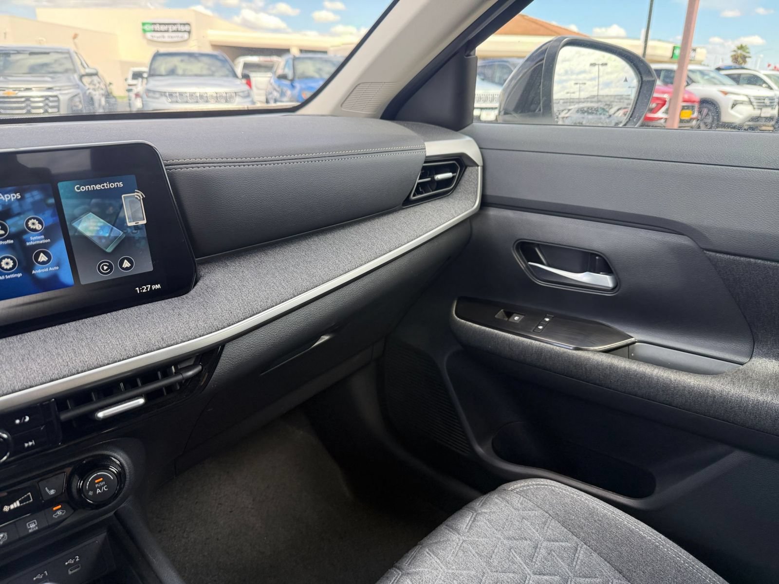 Thumbnail: 2026 Nissan Kicks - 33