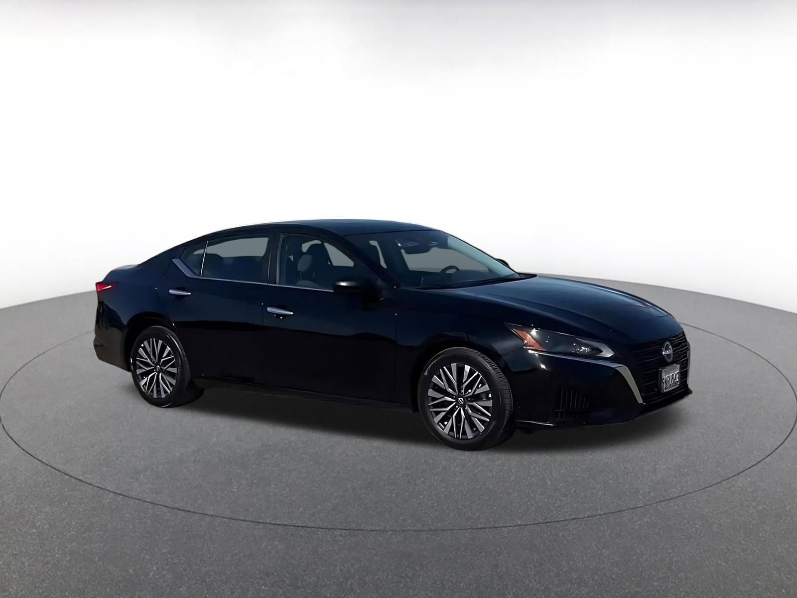 Thumbnail: 2025 Nissan Altima - 2