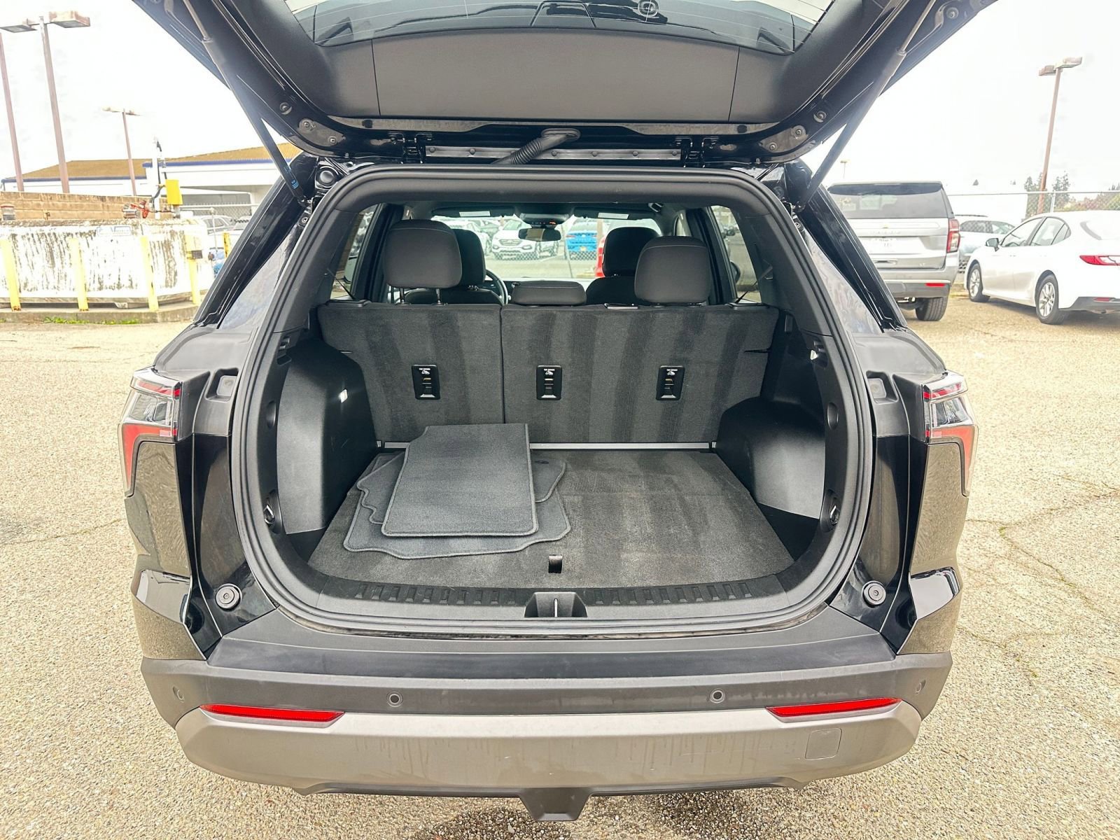 Thumbnail: 2025 Chevrolet Equinox - 31