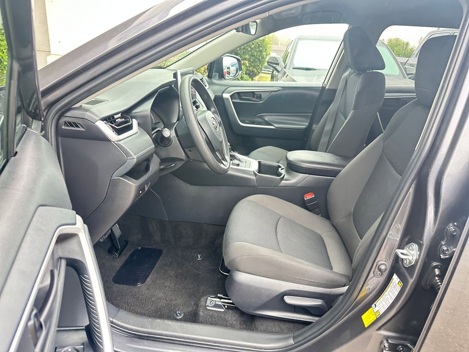 Thumbnail: 2025 Toyota RAV4 - 27