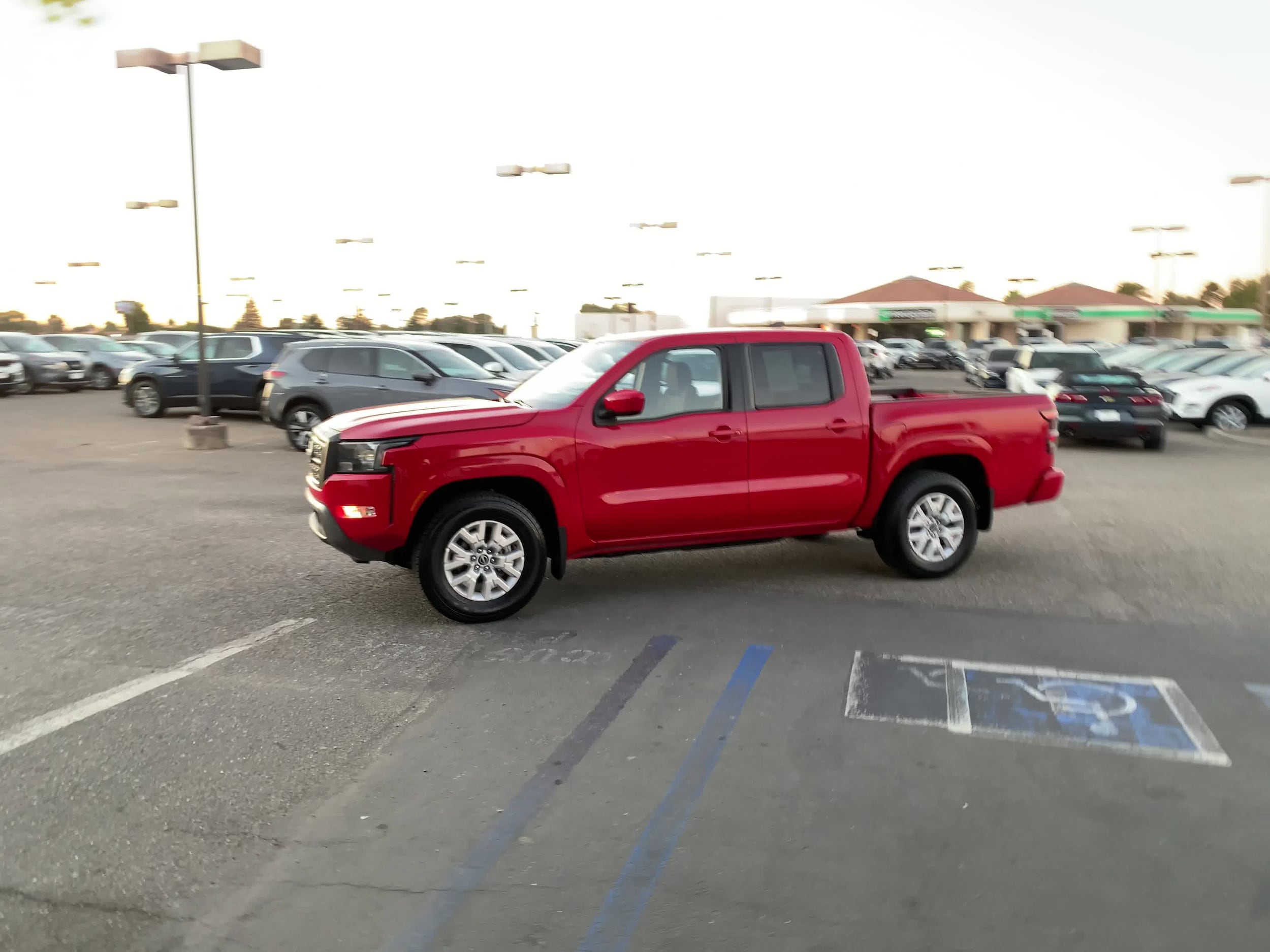 2022 Nissan Frontier SV 11