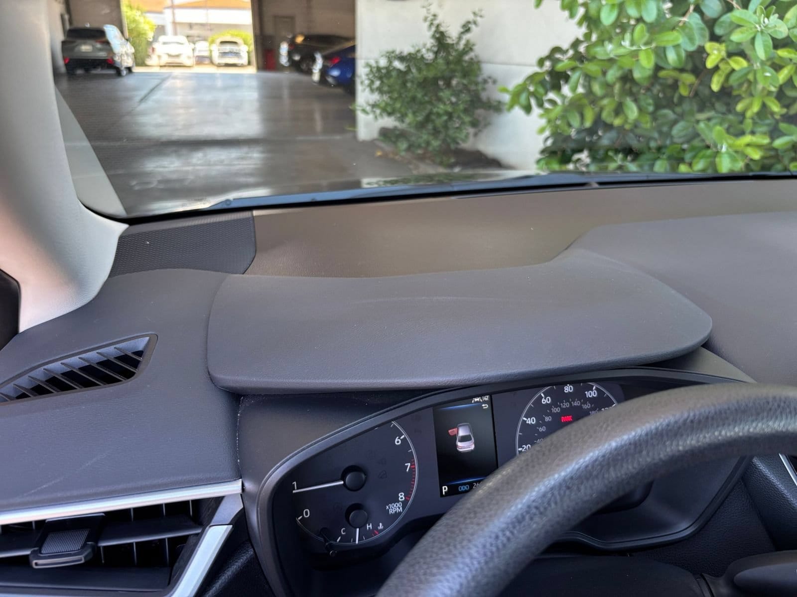 Thumbnail: 2025 Toyota Corolla - 33