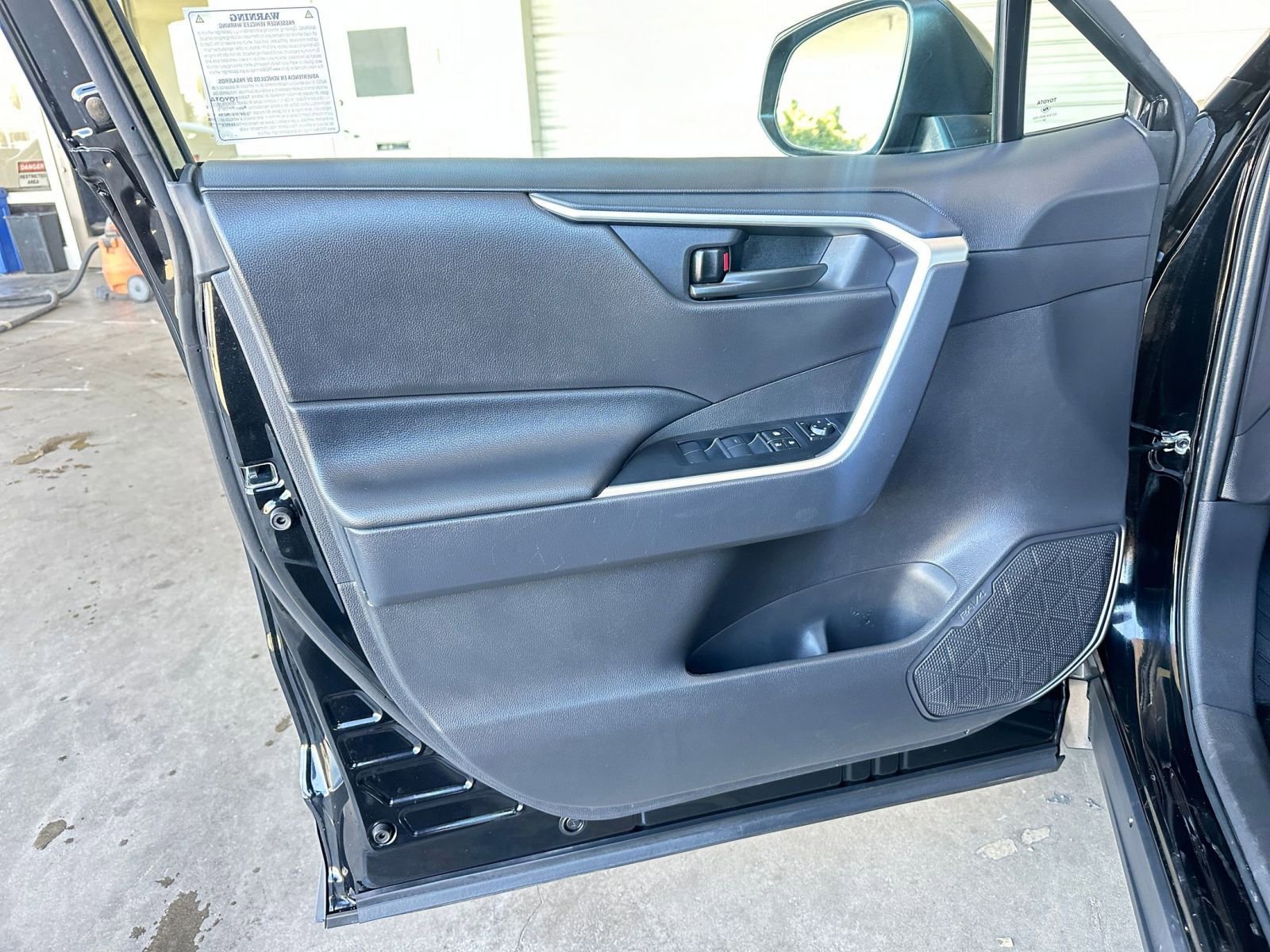 Thumbnail: 2025 Toyota RAV4 - 20