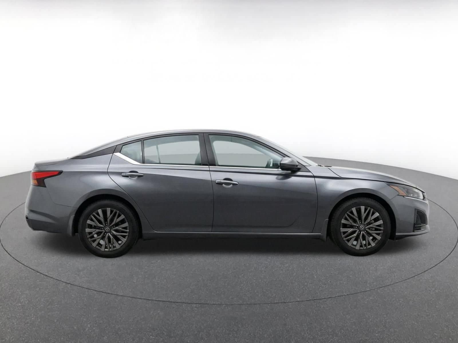 Thumbnail: 2025 Nissan Altima - 10
