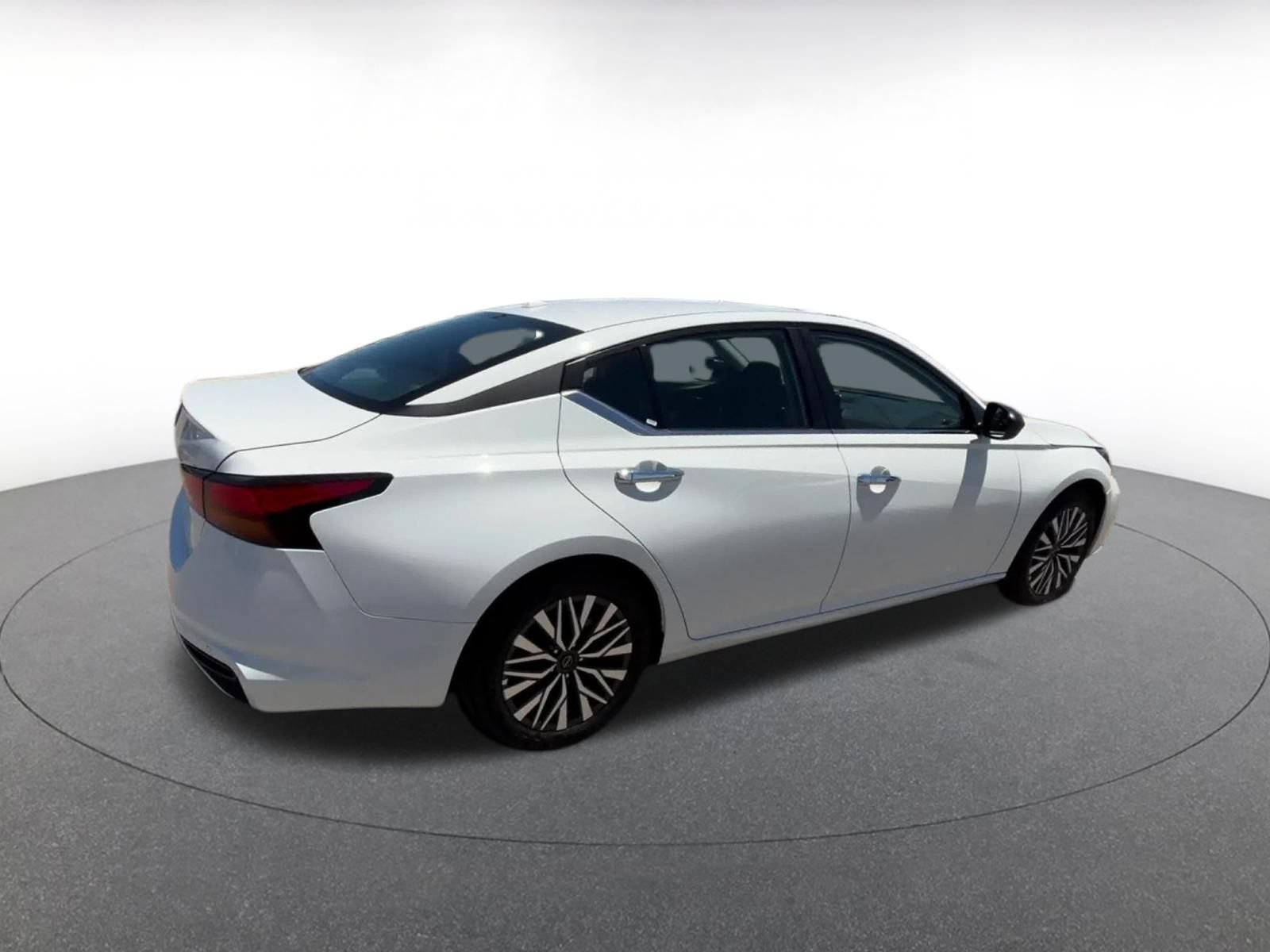 Thumbnail: 2025 Nissan Altima - 15