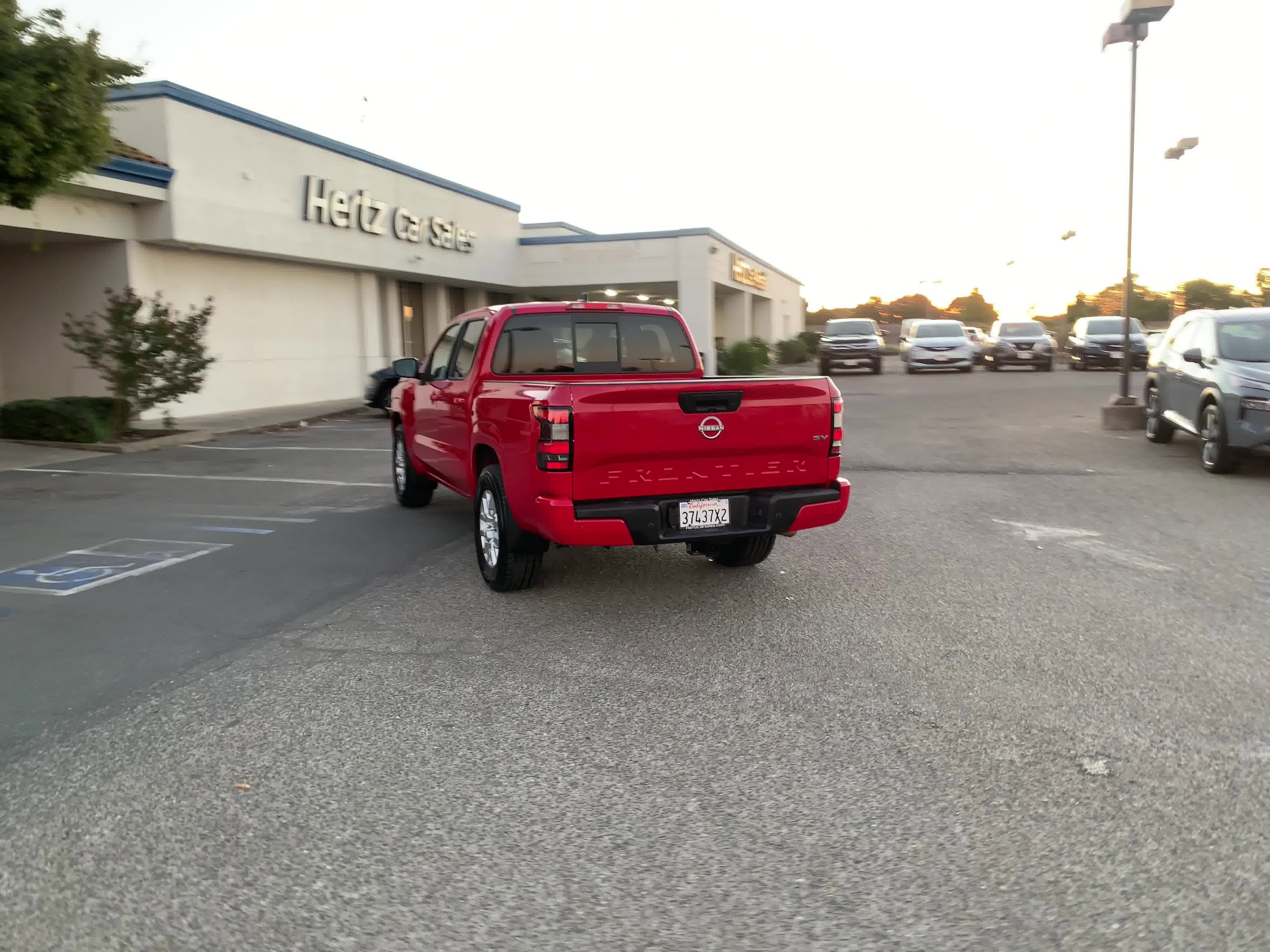 2022 Nissan Frontier SV 15