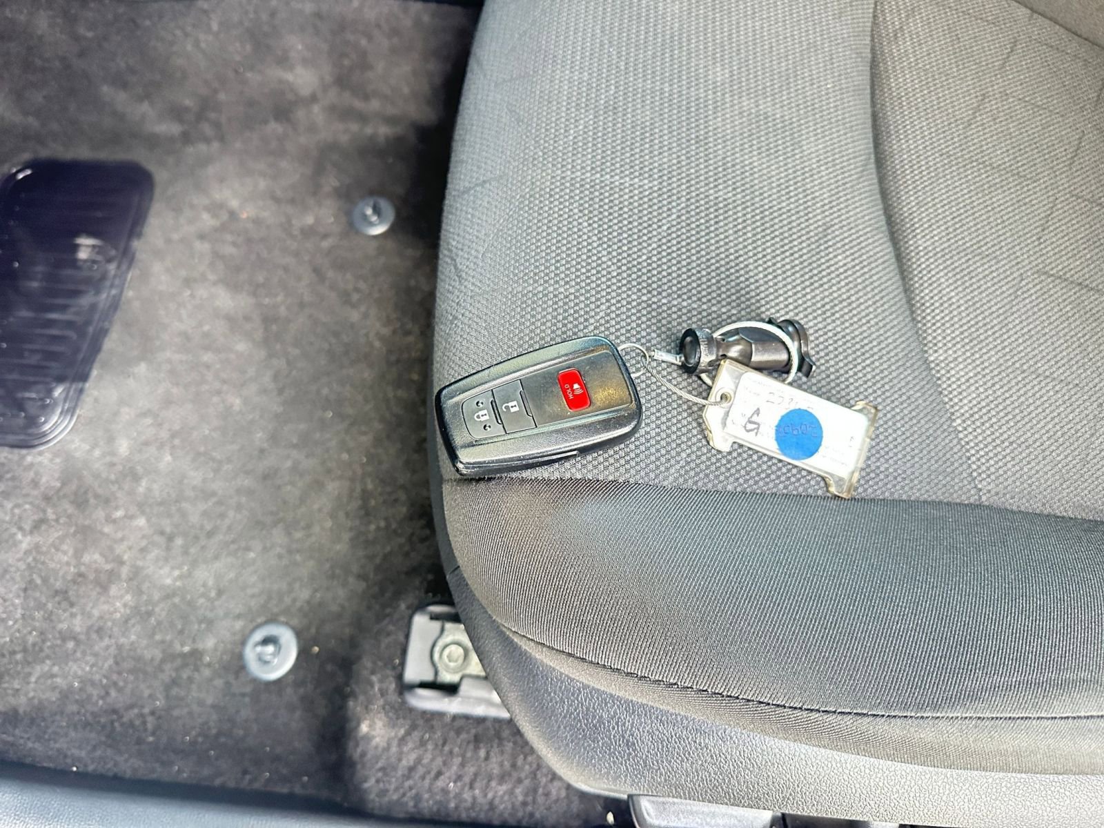 Thumbnail: 2025 Toyota RAV4 - 22