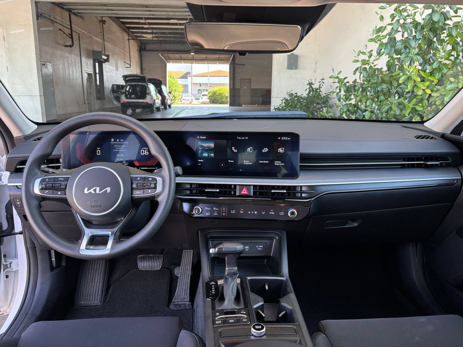 Thumbnail: 2025 Kia K5 - 32