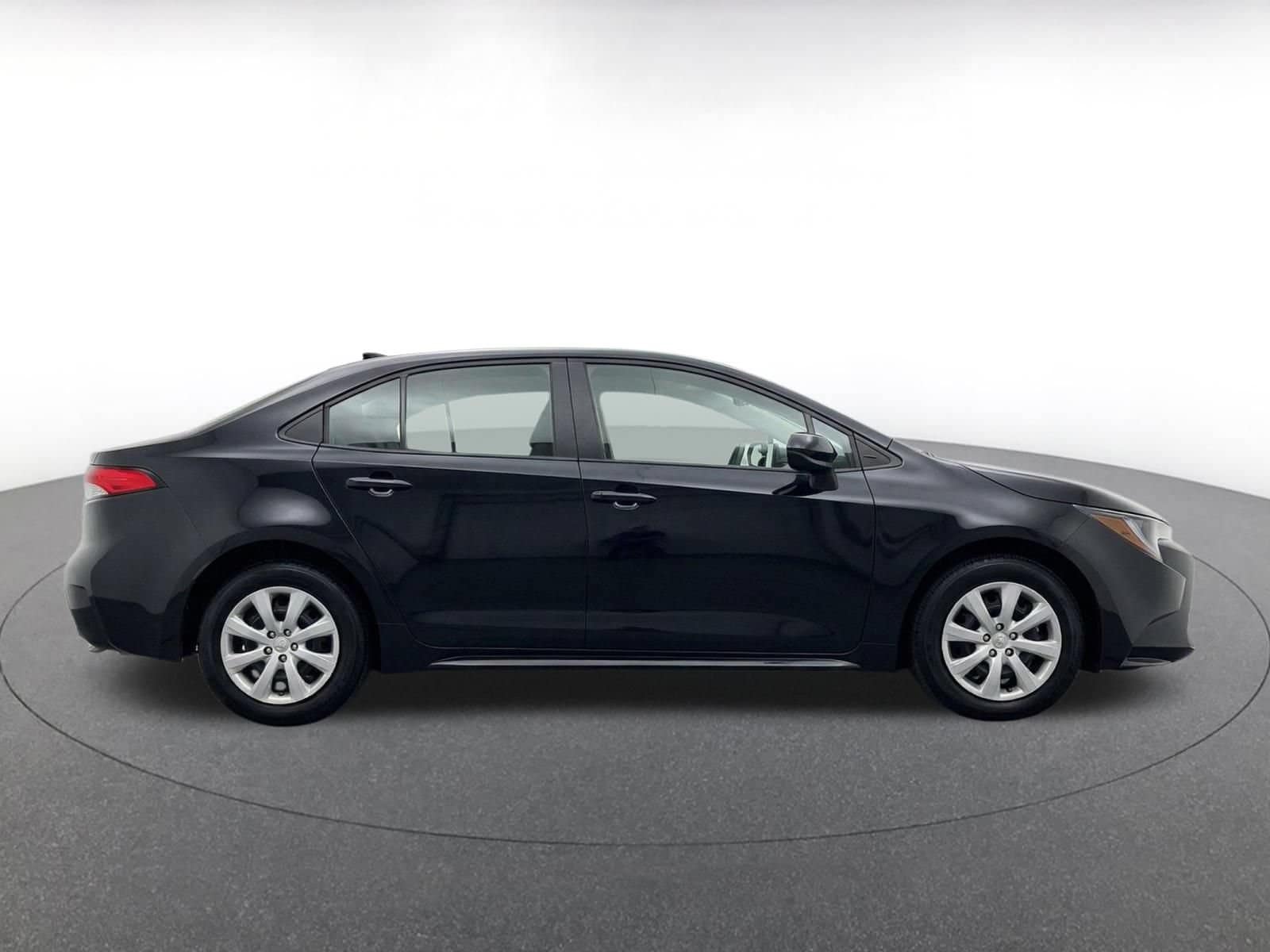 Thumbnail: 2025 Toyota Corolla - 8