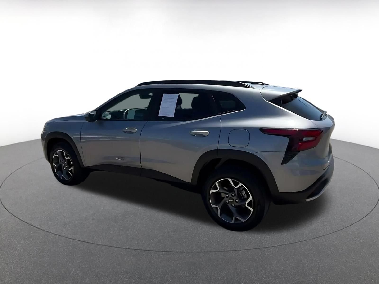Thumbnail: 2025 Chevrolet Trax - 9