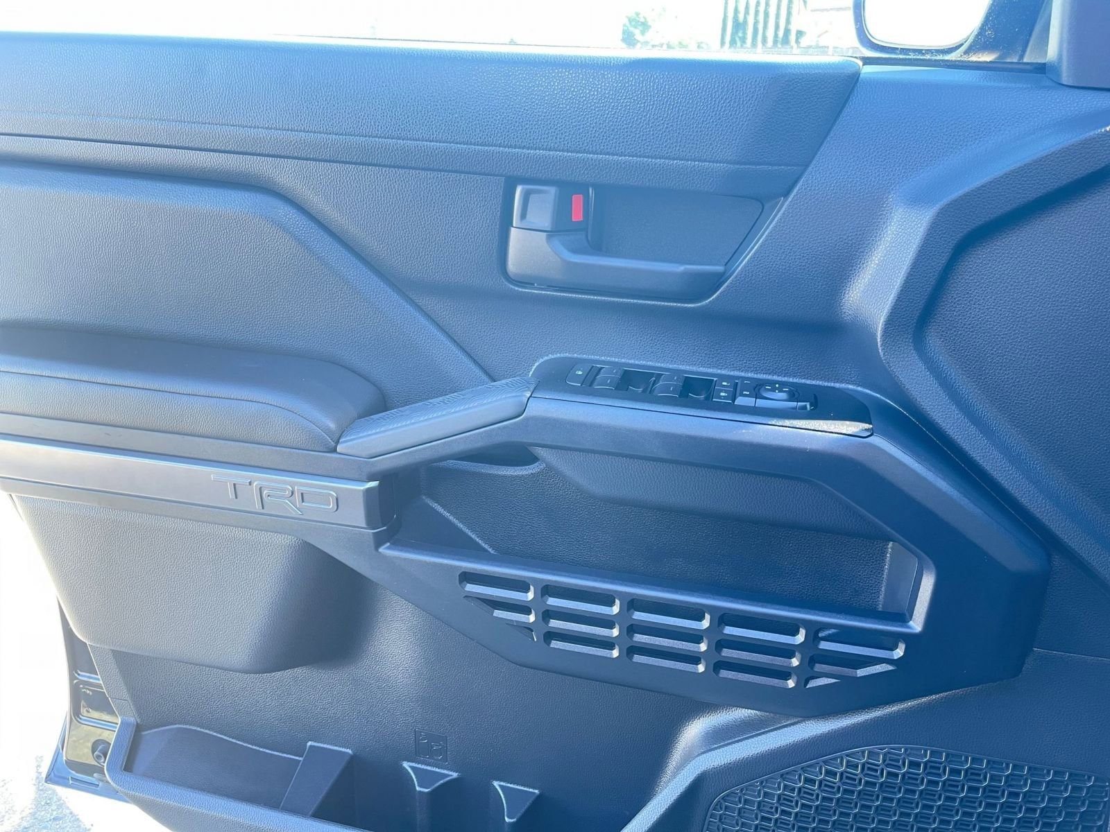 Thumbnail: 2025 Toyota 4Runner - 17