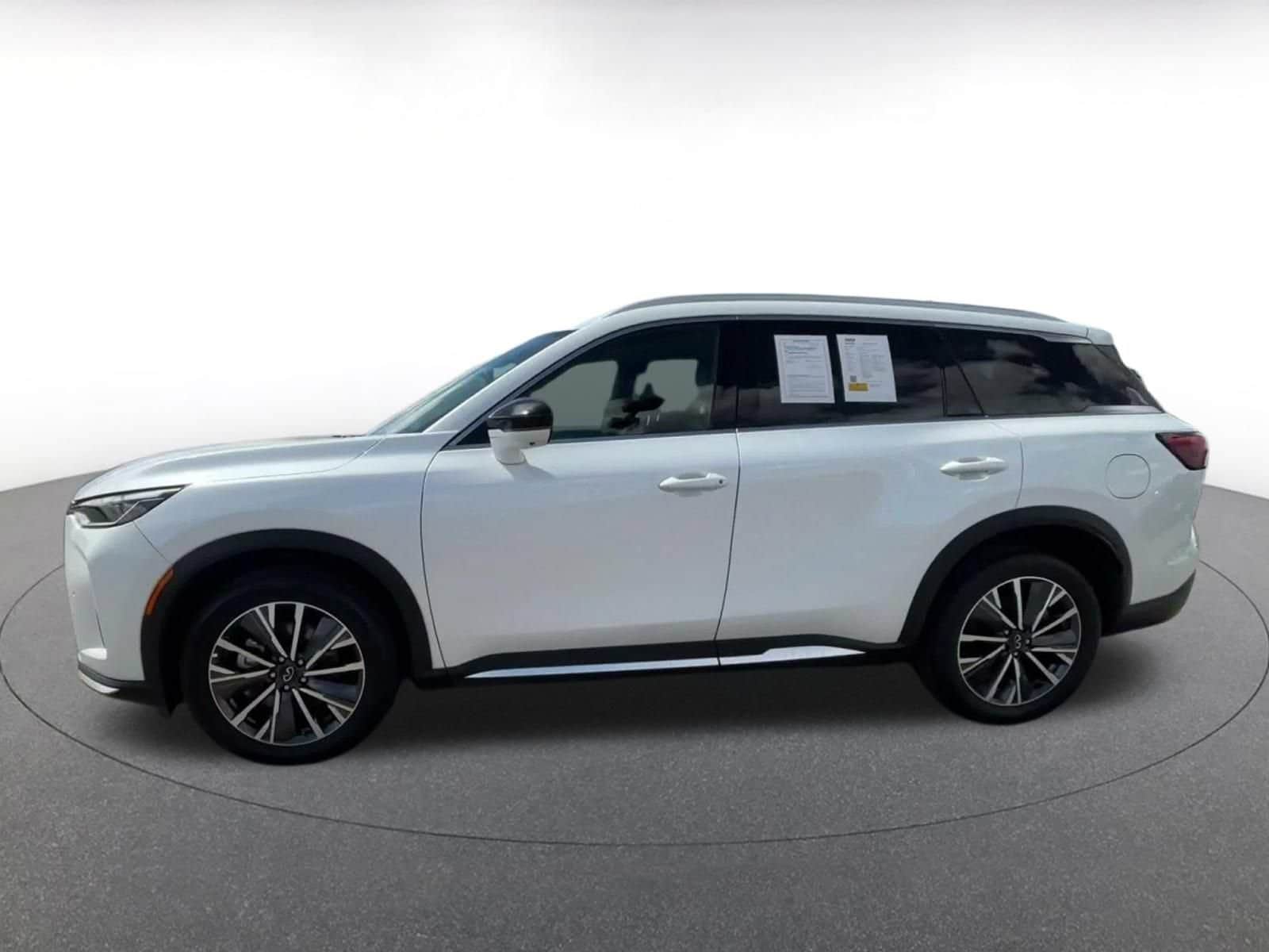 Thumbnail: 2026 INFINITI QX60 - 8