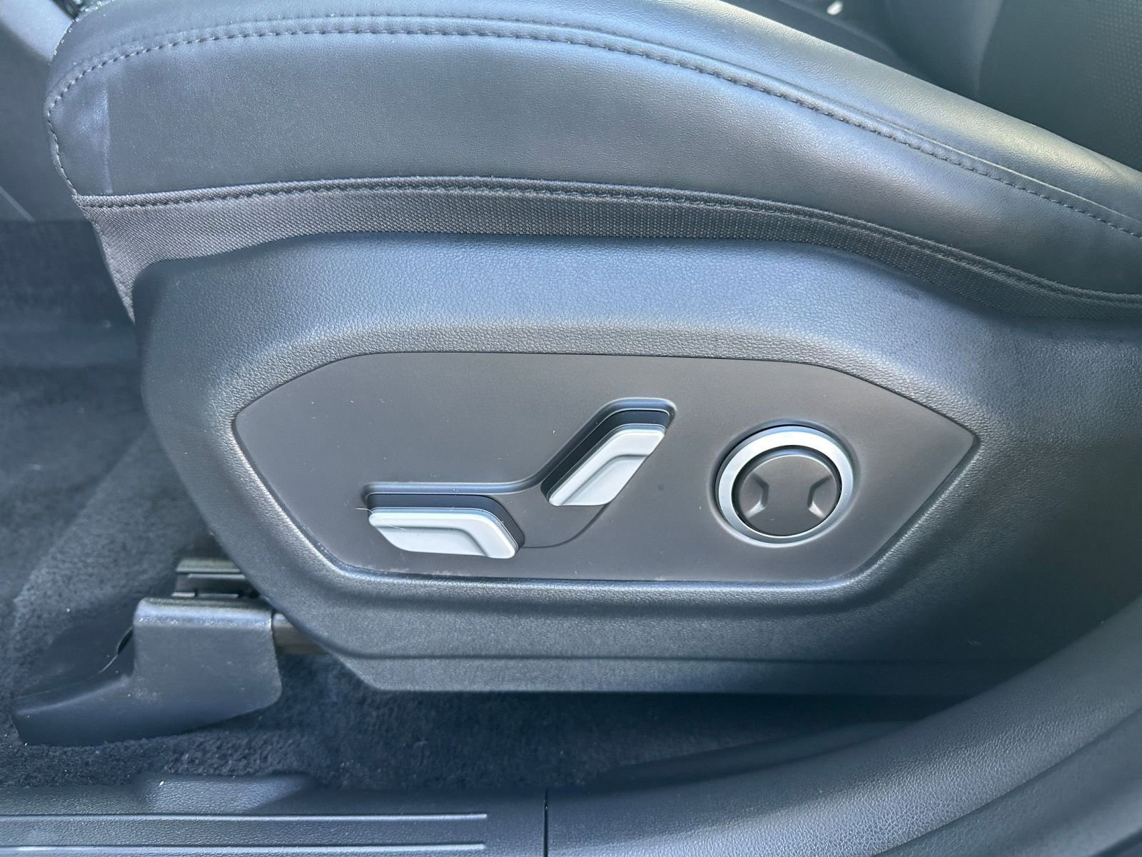 Thumbnail: 2025 Hyundai Santa Fe - 22