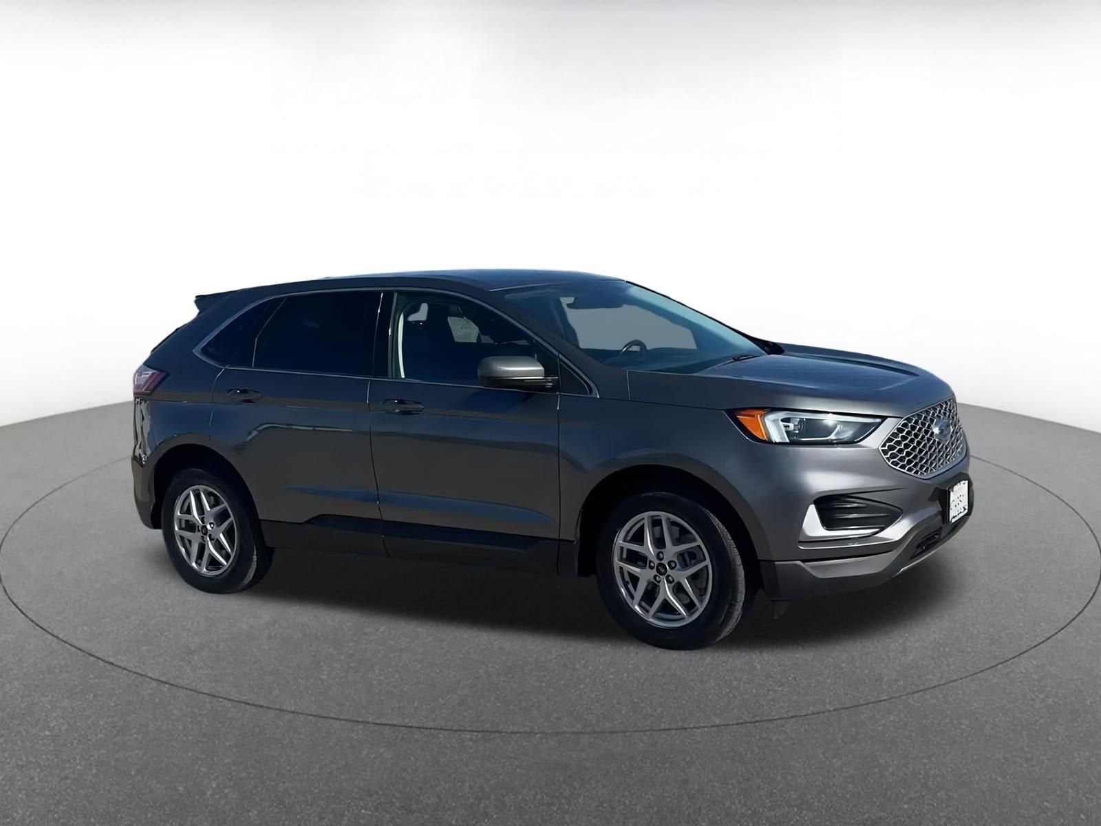 Thumbnail: 2023 Ford Edge - 2