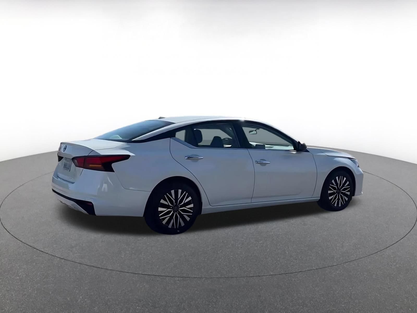 Thumbnail: 2025 Nissan Altima - 14