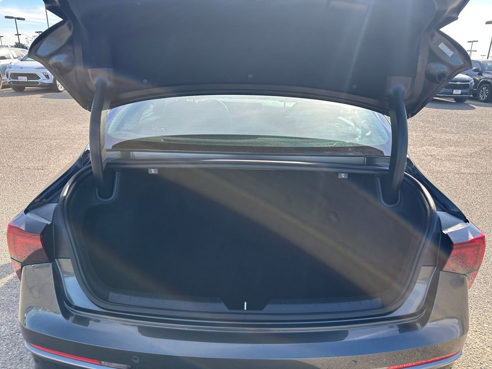 Thumbnail: 2025 Kia K5 - 32