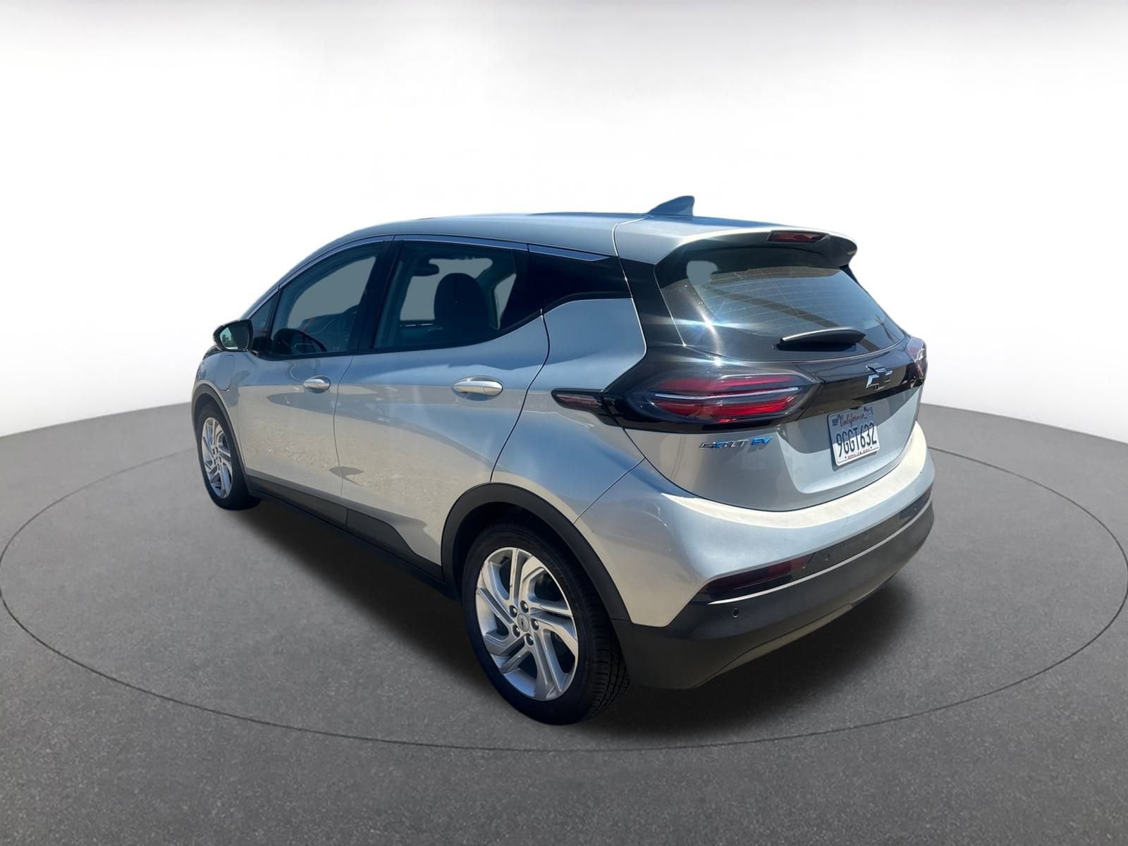 Thumbnail: 2023 Chevrolet Bolt EV - 4