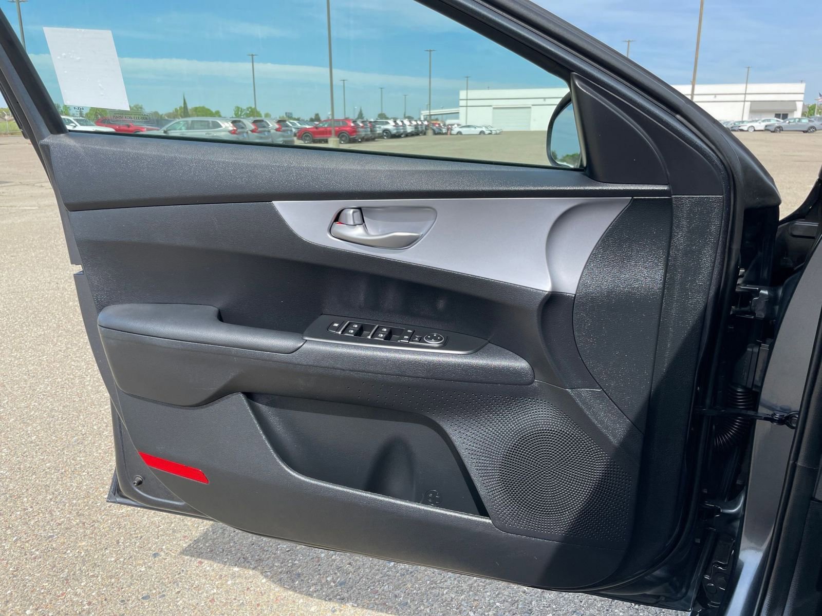 Thumbnail: 2024 Kia Forte - 18