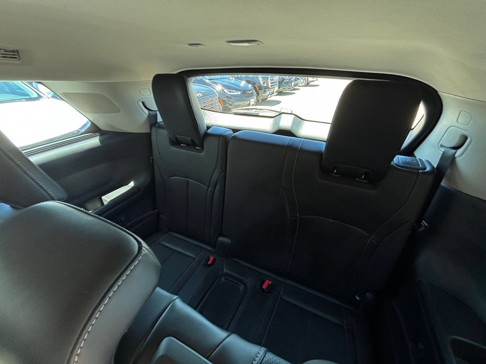 Thumbnail: 2026 INFINITI QX60 - 33