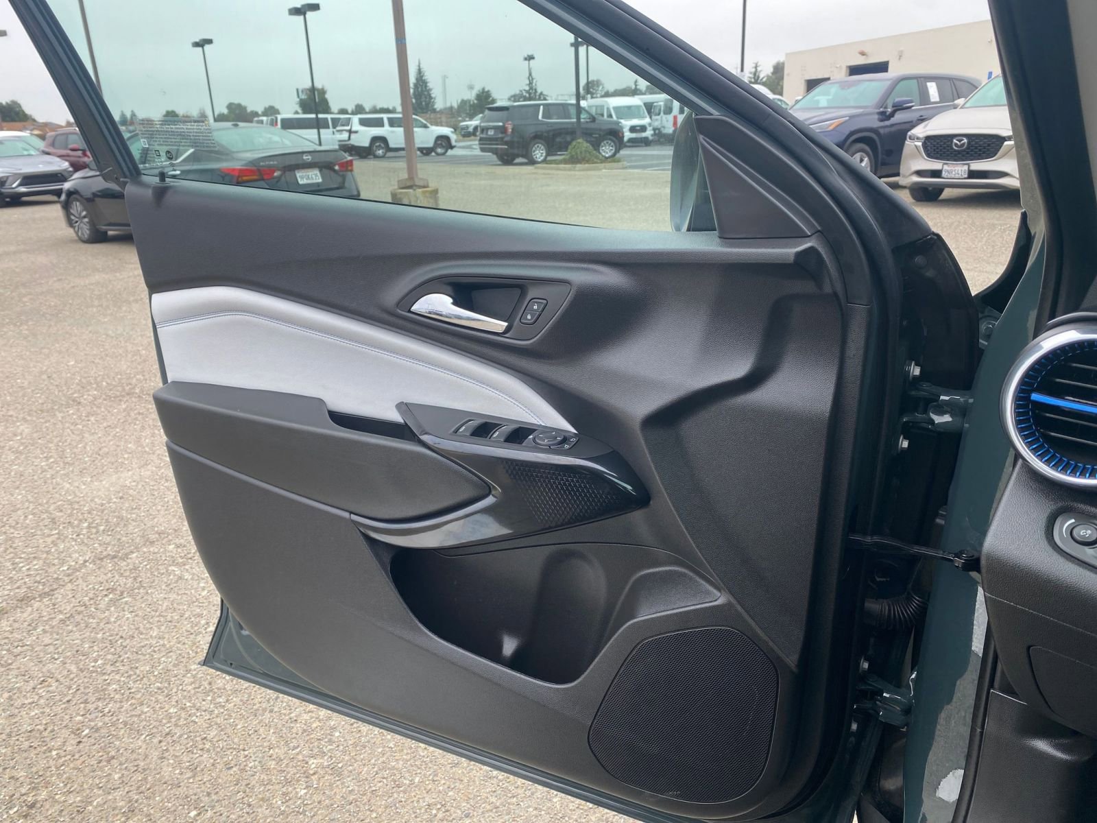 Thumbnail: 2025 Chevrolet Trax - 20