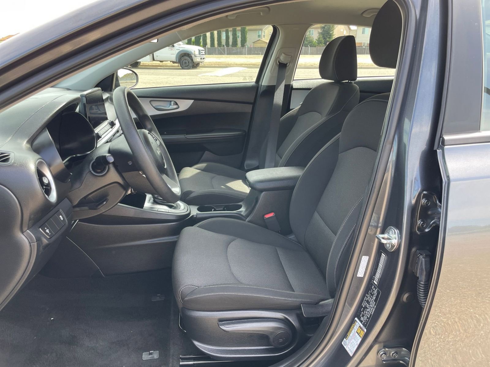 Thumbnail: 2024 Kia Forte - 24