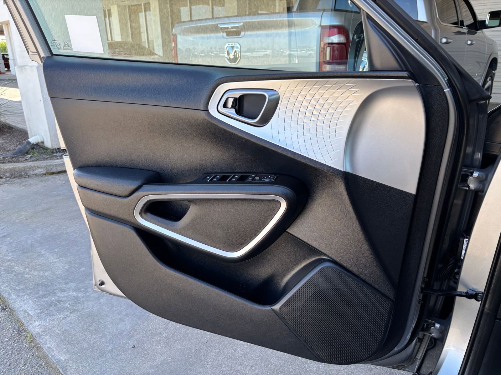 Thumbnail: 2025 Kia Soul - 18