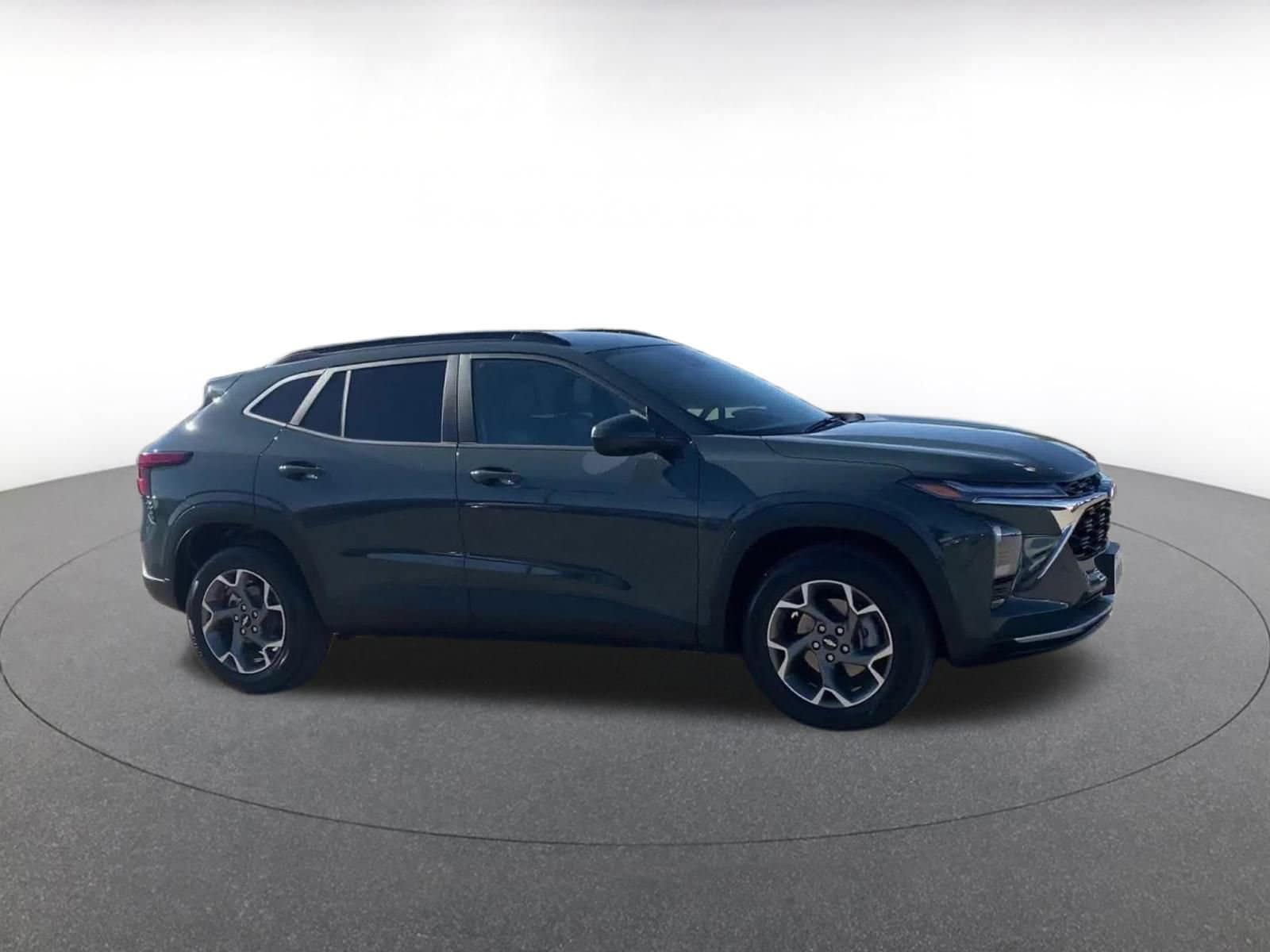 Thumbnail: 2025 Chevrolet Trax - 4