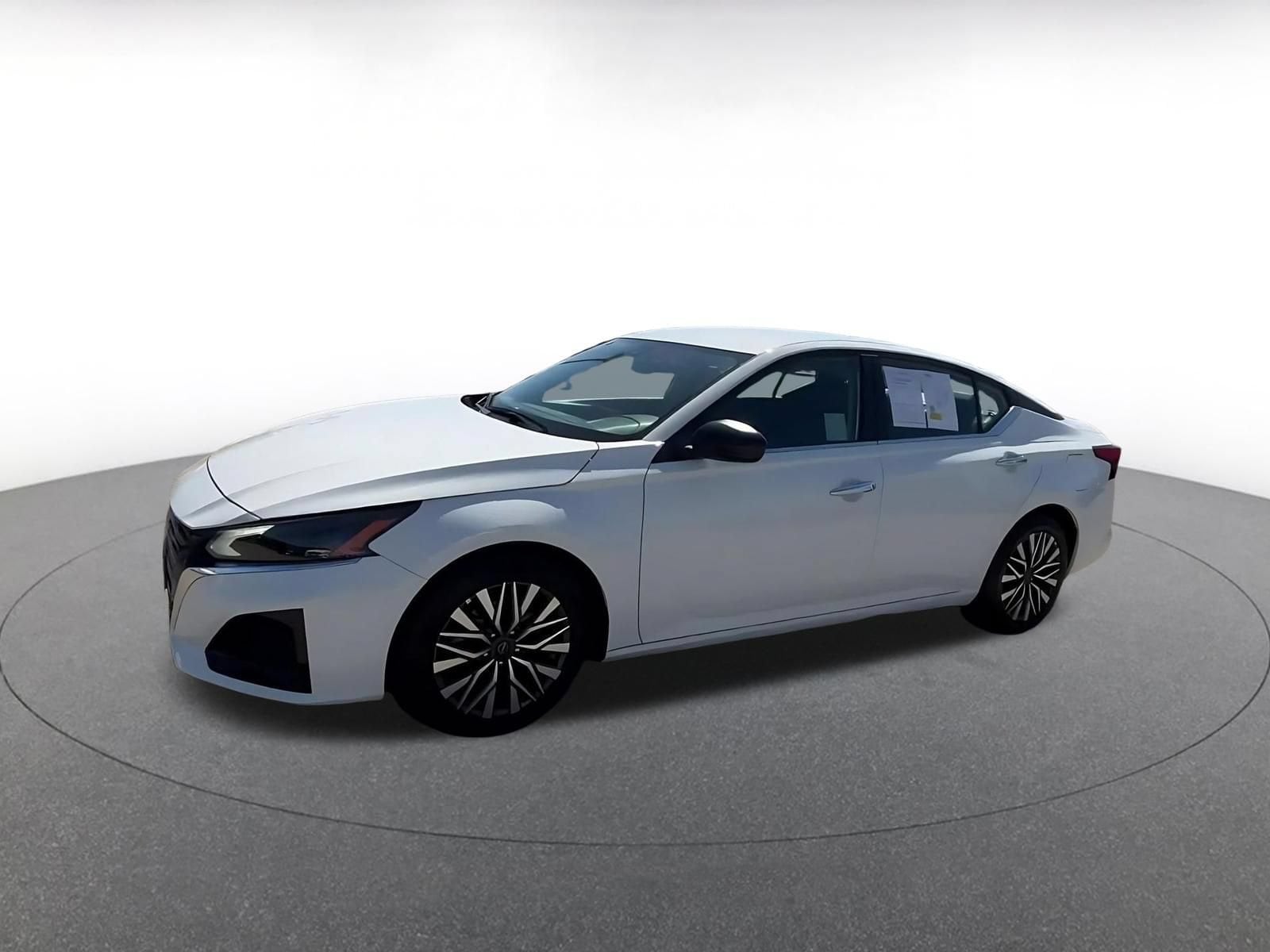 Thumbnail: 2025 Nissan Altima - 8