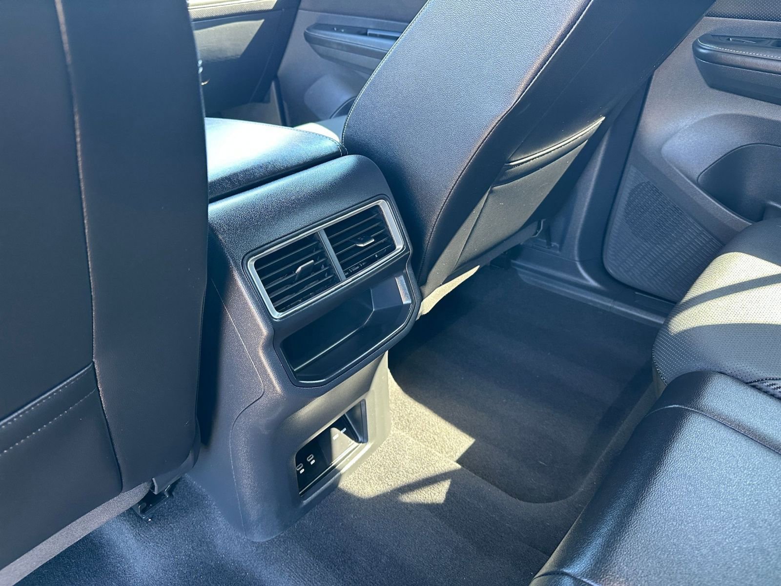 Thumbnail: 2025 Volkswagen Atlas - 24