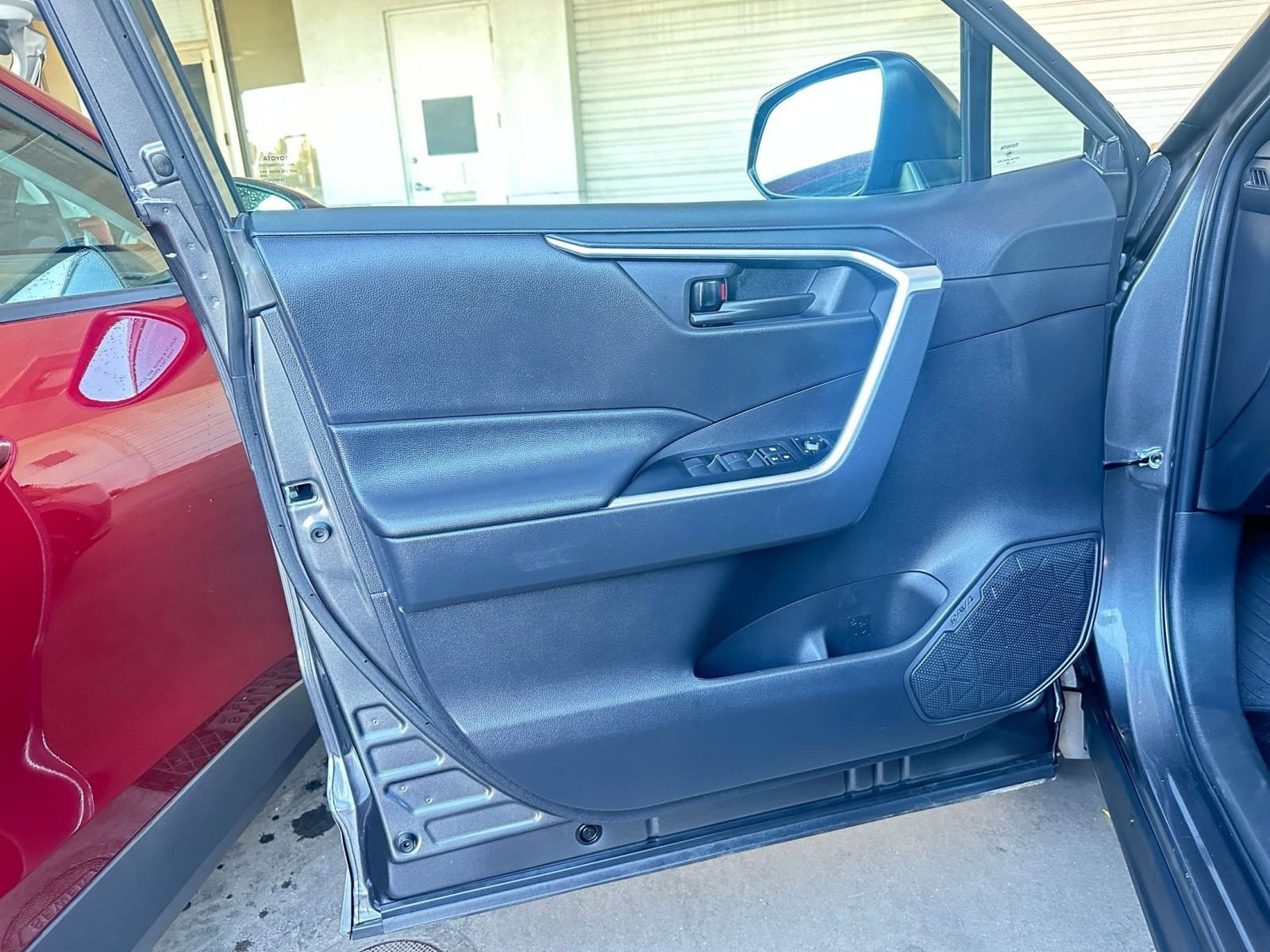 Thumbnail: 2025 Toyota RAV4 - 20