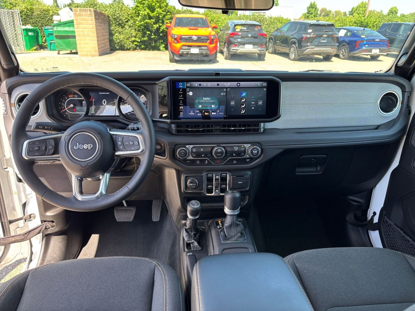 Thumbnail: 2025 Jeep Wrangler - 32