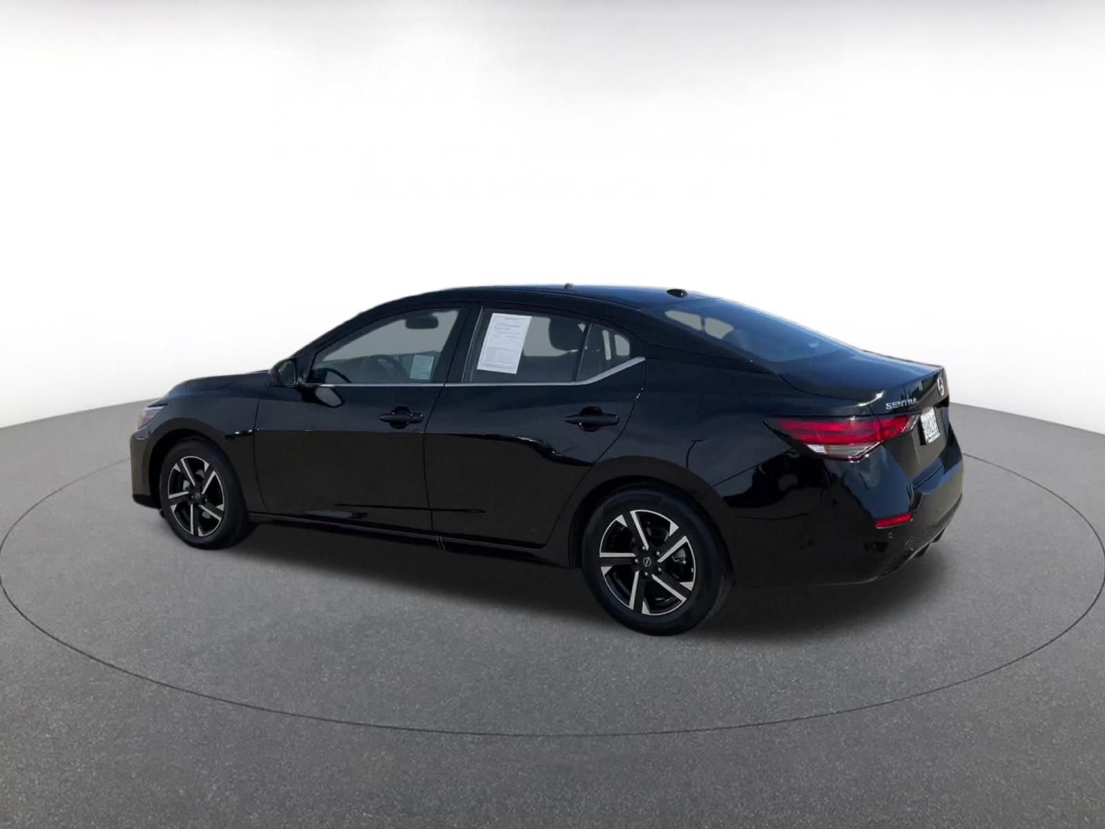 Thumbnail: 2025 Nissan Sentra - 10