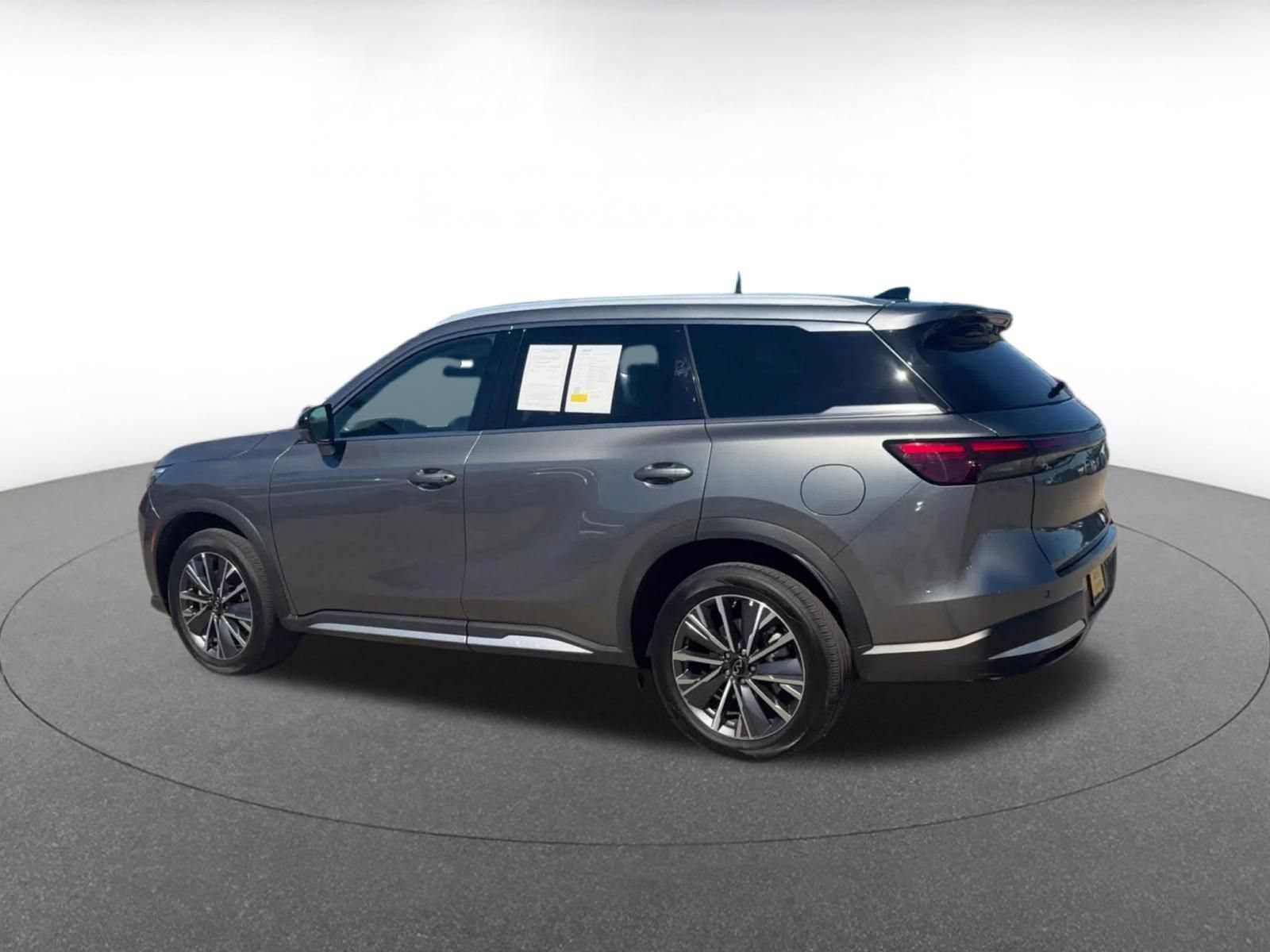 Thumbnail: 2026 INFINITI QX60 - 10