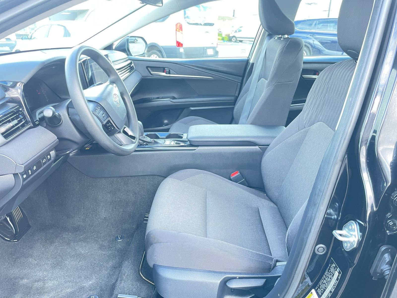 Thumbnail: 2025 Toyota Camry - 25