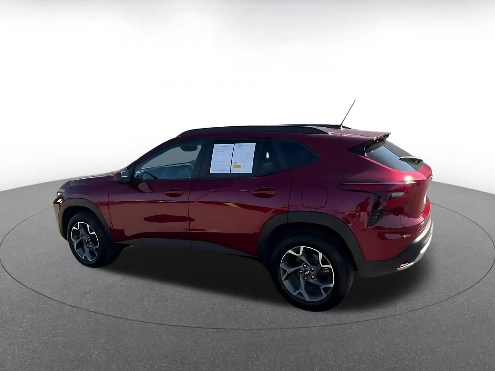 Thumbnail: 2025 Chevrolet Trax - 8
