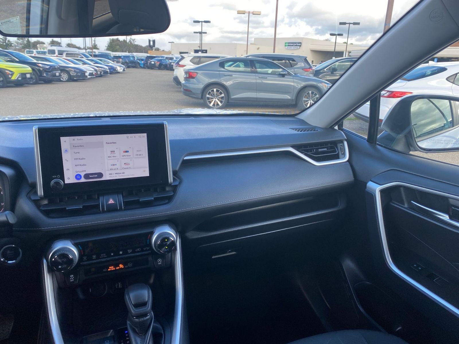 Thumbnail: 2025 Toyota RAV4 - 35