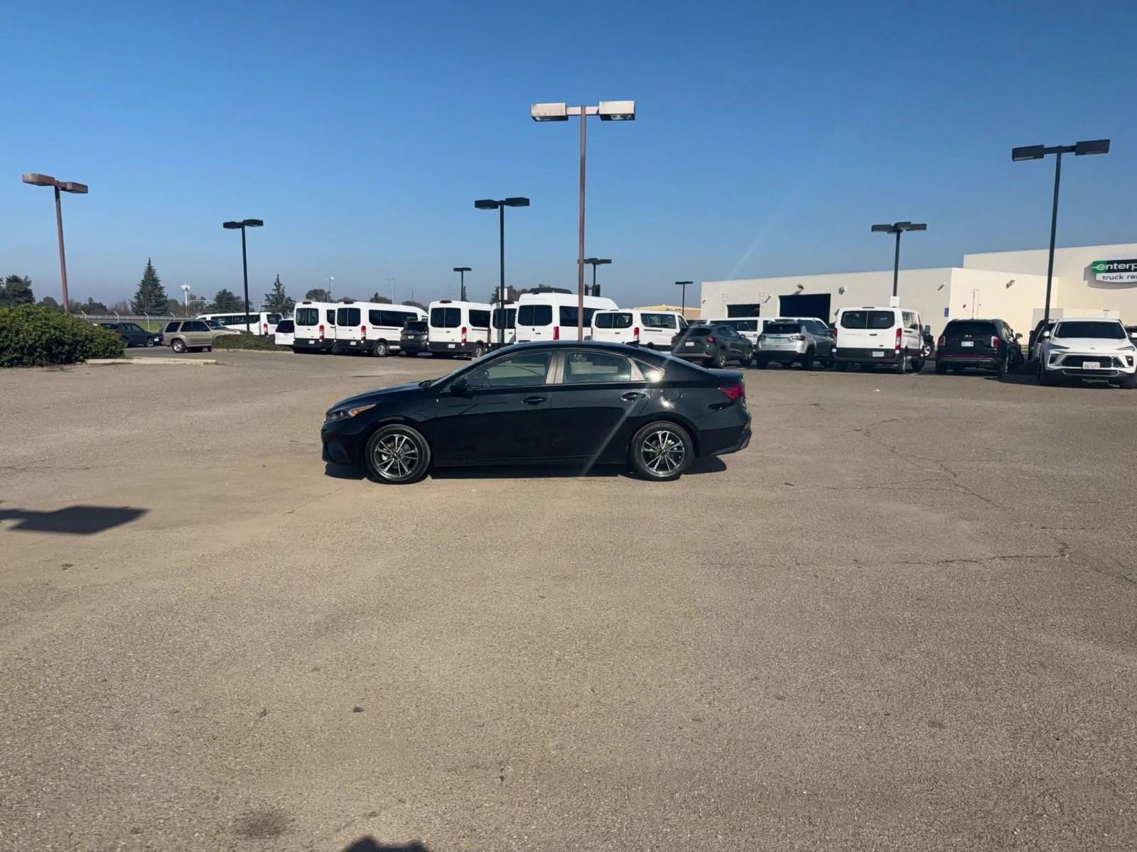 Thumbnail: 2023 Kia Forte - 16