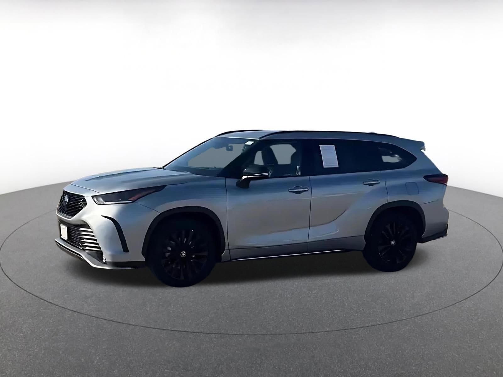 Thumbnail: 2025 Toyota Highlander - 7