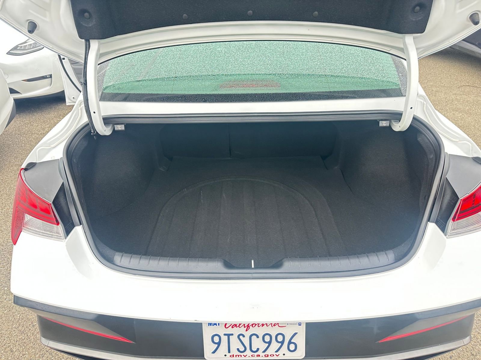 Thumbnail: 2025 Hyundai Elantra - 32